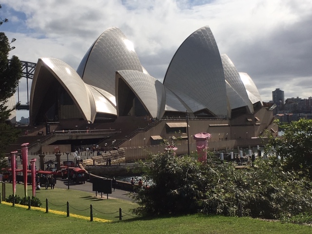 Photo of Sydney Opera House in Austrialia